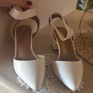 Dream Pairs  pointed toe pumps with Ankle strap.